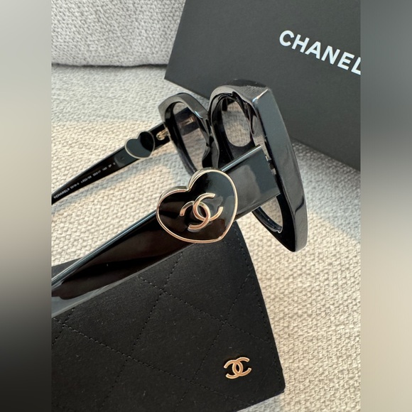 CHANEL HEART CC LOGO SQUARE SUNGLASSES CLASSICS IN BLACK - Picture 8 of 10